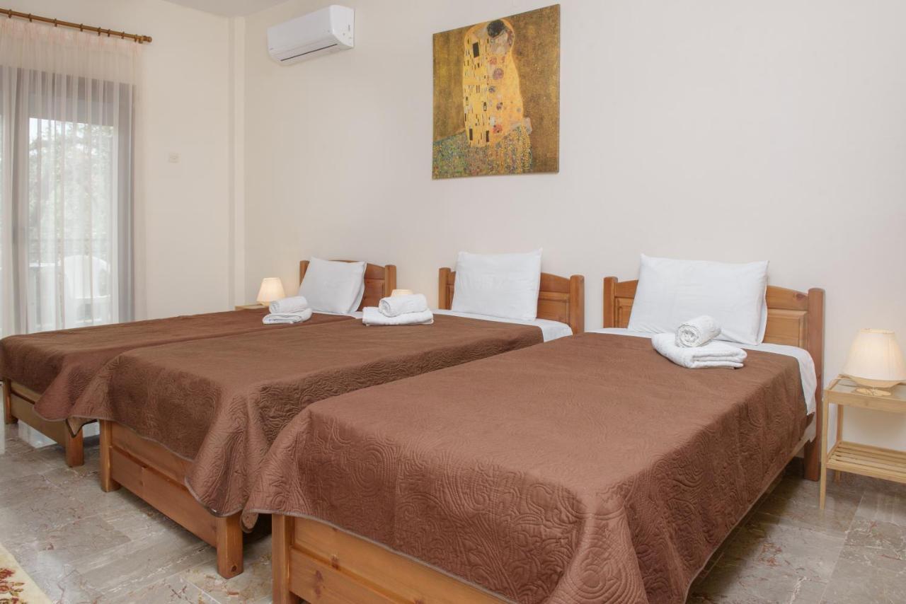 Dili Apartments Ierissos Exterior photo