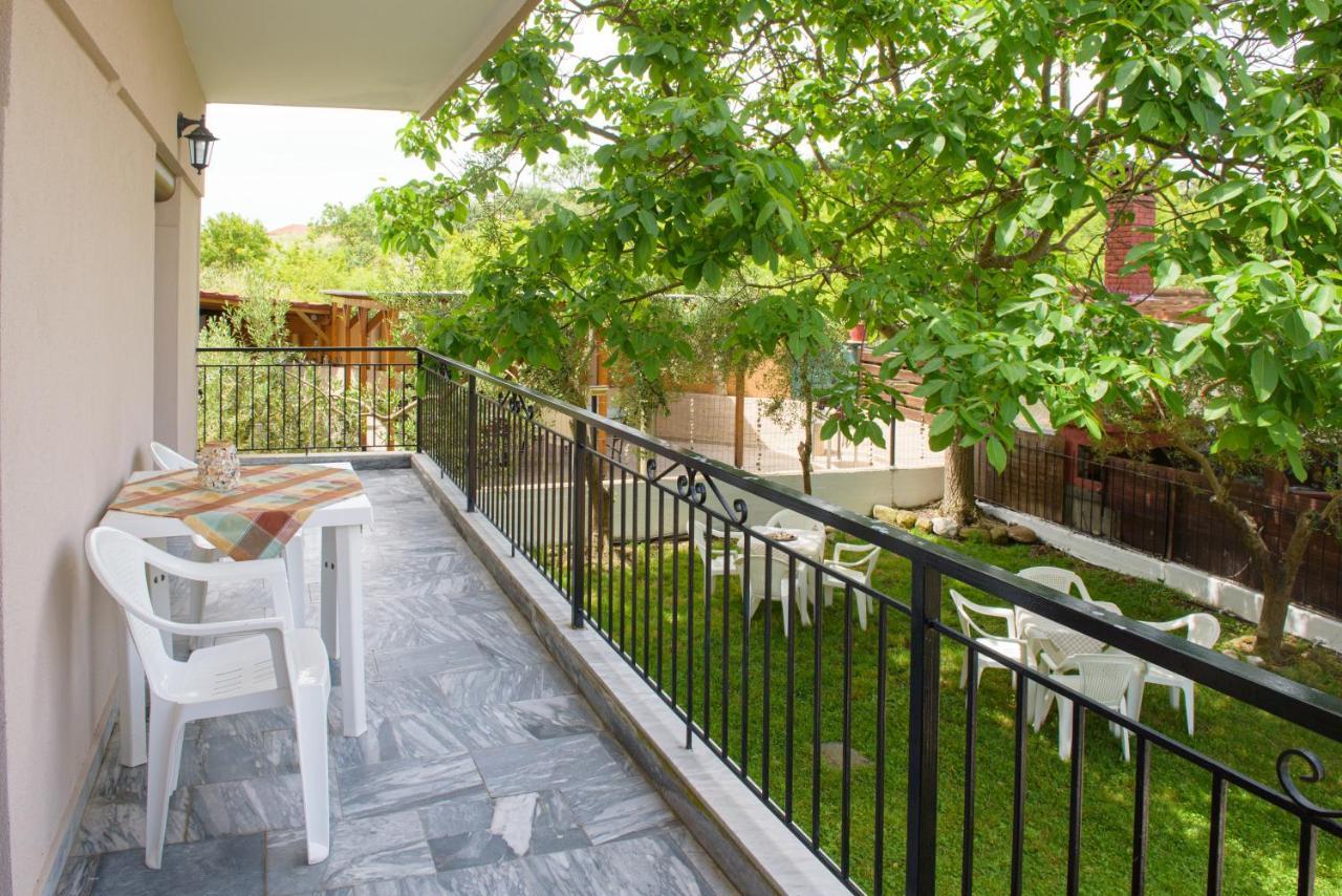 Dili Apartments Ierissos Exterior photo