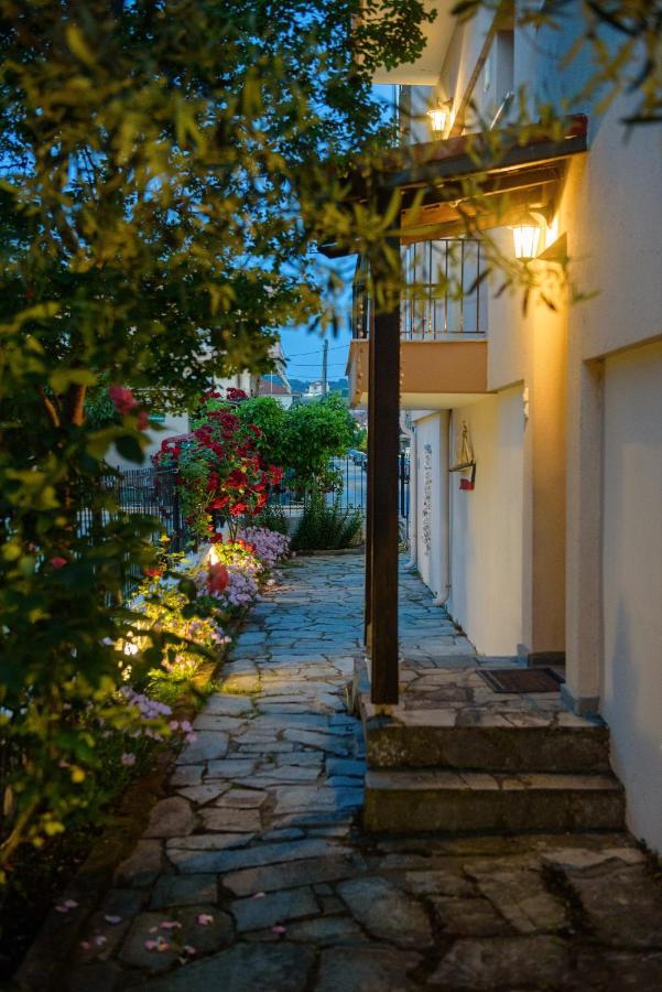 Dili Apartments Ierissos Exterior photo