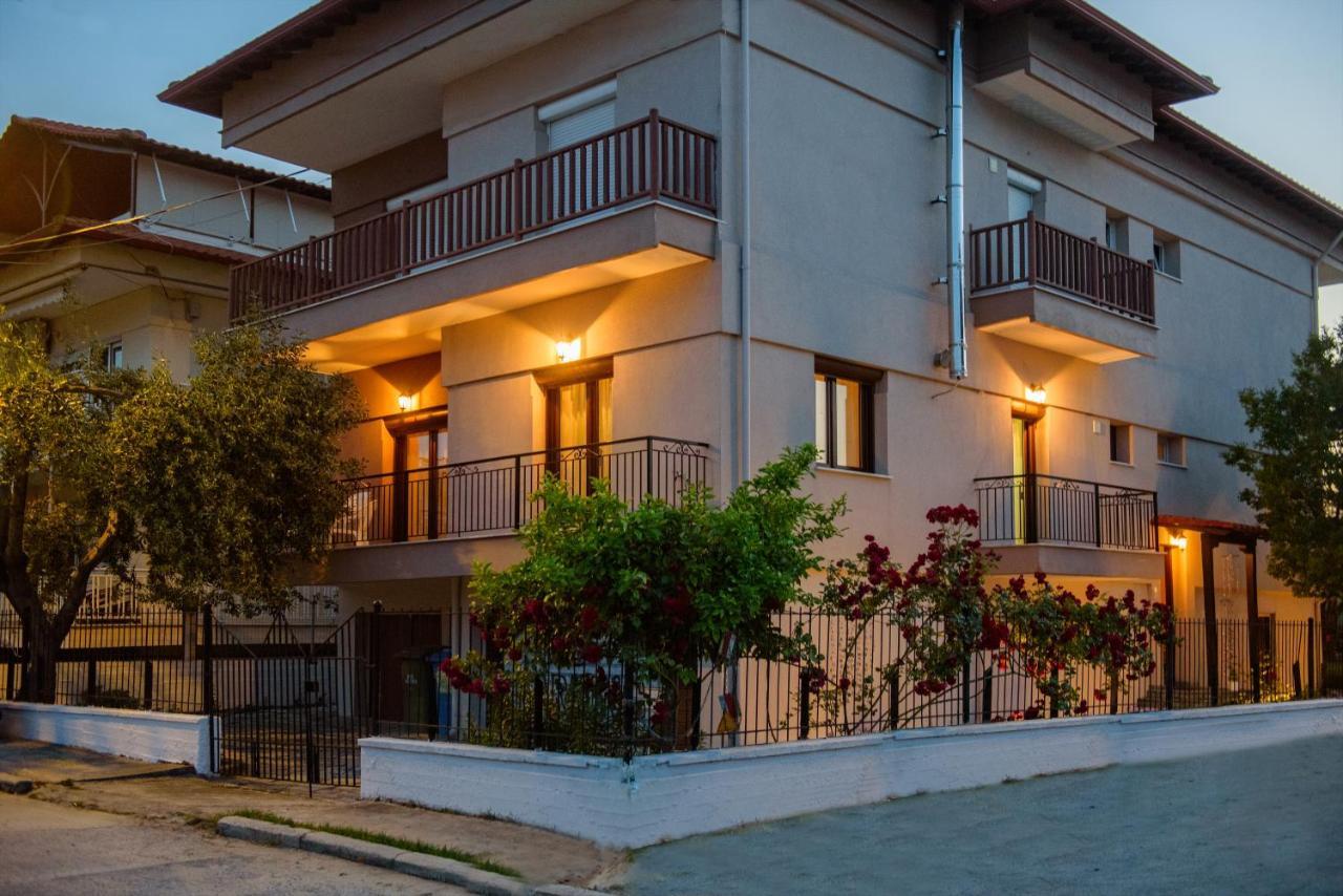 Dili Apartments Ierissos Exterior photo